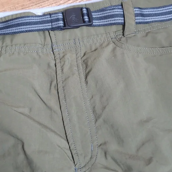 Mountain Hardwear Mesa Cargo Pant UPF 50 Hiking Backpacking Size XL Forest Green